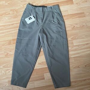 Frank & Oak Women's Amelia high rise, ballon fit dress pants, size 8, brand new